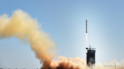 A Long March-2D carrier rocket carrying the Gaofen-9 satellite, a high-definition earth observation satellite, blasts off from the launch pad at the Jiuquan Satellite Launch Center in Jiuquan, northwest China's Gansu Province, Sept. 14, 2015.  (Photo: Xinhua/Zhao Yingquan)