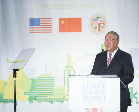 Xie Zhenhua, Chinese special representative on climate change issues delivers a speech during the China-U.S. Climate Leaders Summit in Los Angeles, the United States, on Sept. 15, 2015. (Photo: Xinhua/Yang Lei)