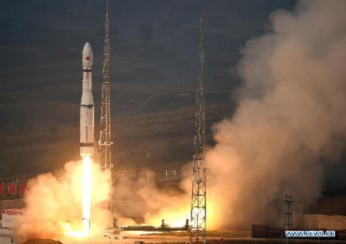 A new model of China's carrier rocket Long March-6 carrying 20 micro-satellites blasts off from the launch pad at 7:01 a.m. from the Taiyuan Satellite Launch Center in north China's Shanxi Province, Sept. 20, 2015. The new carrier rocket will be mainly used for the launch of micro-satellites and the 20 micro-satellites will be used for space tests. (Xinhua/Yan Yan)