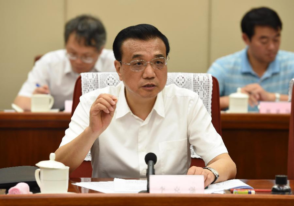 Chinese Premier Li Keqiang presides over a meeting on the investigation of the blasts that occurred in north China's Tianjin last month, in Beijing, capital of China, Sept. 22, 2015. (Photo: Xinhua/Rao Aimin)