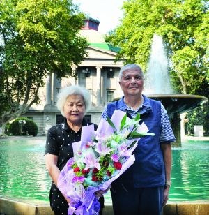 Professor Chen Shannian and fellow professor wife She Yinghe of Southeast University. (Photo/Modern Express)