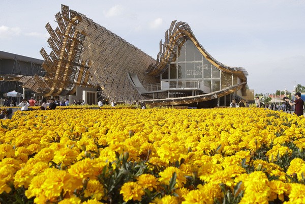 A view of China pavilion at the Expo 2015 in Milan, Italy, Saturday, May 2, 2015. The Expo opened Friday May 1 for a six-month run and its theme is Feeding the Planet, Energy for Life. (Photo/China Daily)