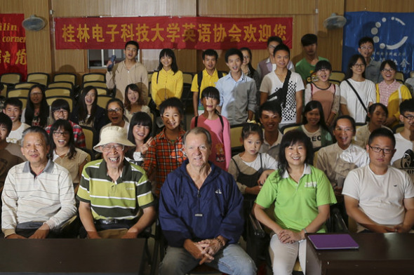 Liu Yukun has been running an English corner since 1991 and even today it remains hugely popular. (Photo: China Daily/ Huo Yan)