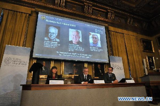 A press conference is held to announce the winners of the Nobel Prize in Chemistry 2015 in Stockholm, Sweden, Oct. 7, 2015. (Photo: Xinhua/Rob Schoenbaum)