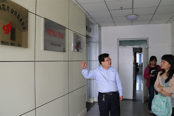 Che Tuanjie introduces his company to reporters, Sept 20, 2015. (Photo: cri.cn/Wang Xueying)