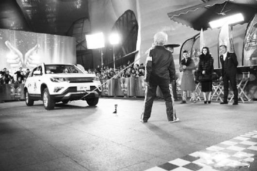 81-year-old granny Wang Xiaobei shows her skills on a TV reality show. (File Photo)