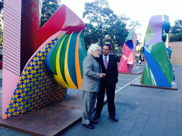 Cristobal Gabarron gives a tour to his six sculptures in the open square of Today Art Museum. (Photo: ECNS/Qian Ruisha)