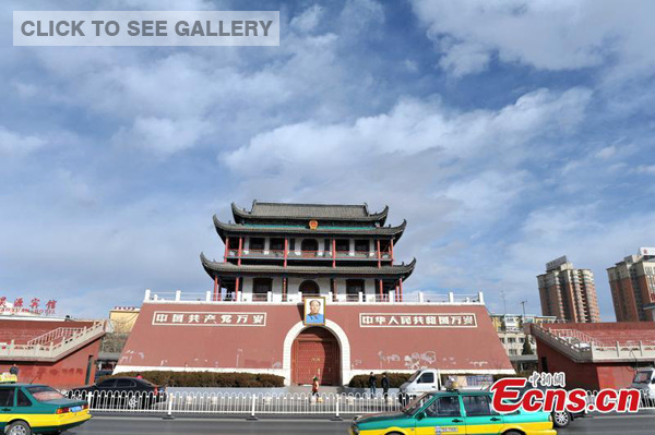Photo shows a gate tower which looks like the Tiananmen Gate in Yinchuan, Northwest China's Ningxia Hui autonomous region on Friday, Oct. 9, 2015. (Photo/CFP)