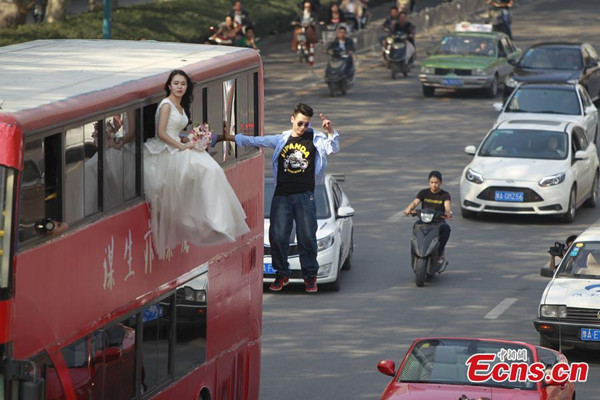 Residents in Zhengzhou, Central China's Henan province are stunned by a 