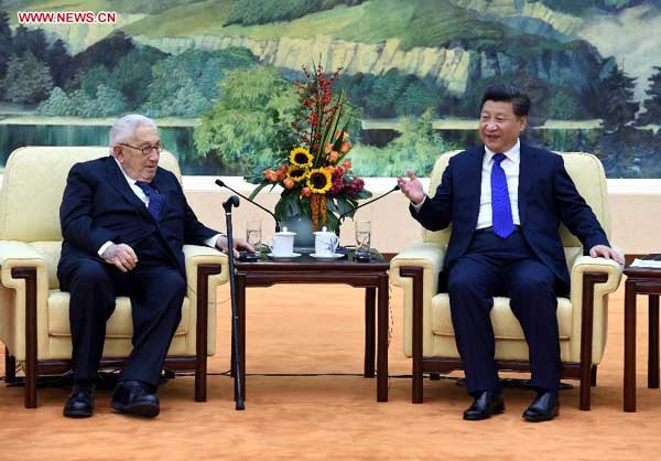 Chinese President Xi Jinping (R) meets with former US Secretary of State Henry Kissinger, who is leading a US delegation for the fifth meeting of the China-US Track Two High-Level Dialogue in Beijing, China, Nov 2, 2015. (Photo/Xinhua)