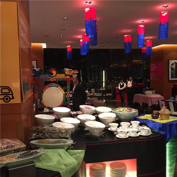 An interior look of Caf Noir during the Korean Food Festival. (Photo provided to chinadaily.com.cn)
