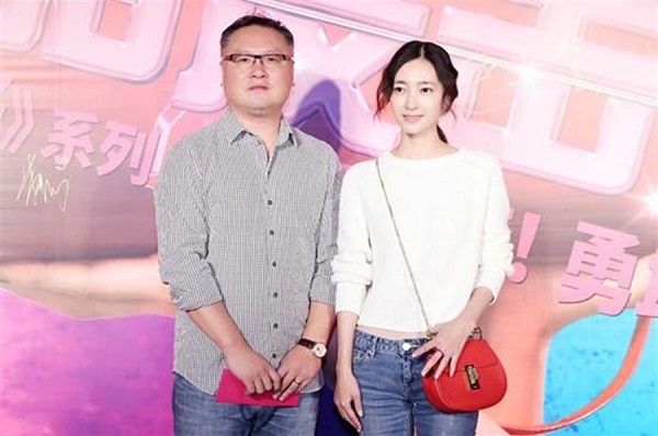 The comedy romance Ex-Files 2-The Backup Strikes Back! will hit cinemas across China on Friday. The cast of the film, helmed by Tian Yusheng held a premiere Nov. 3 in Shanghai.(Photo/Shanghai Daily))