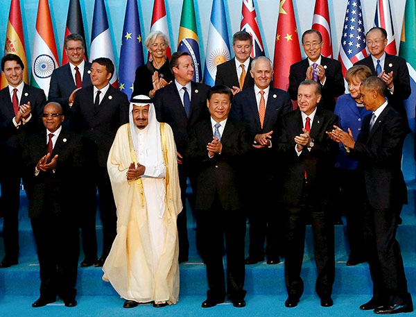 Chinese President Xi Jinping and other leaders attending the 10th summit of the Group of Twenty (G20) major economies pose for photos in Antalya, Turkey, Nov. 15, 2015. (Photo: Xinhua/Li Xueren)