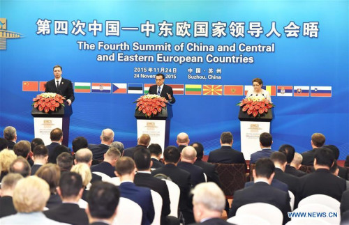 Chinese Premier Li Keqiang (C), Latvian Prime Minister Laimdota Straujuma (R) and Serbian Prime Minister Aleksandar Vucic attend a press conference after the 4th Summit of China and Central and Eastern European (CEE) countries, in Suzhou, east China's Jiangsu Province, Nov. 24, 2015. (Photo: Xinhua/Gao Jie)  