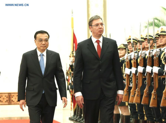 Chinese Premier Li Keqiang (L) holds a welcoming ceremony for Serbian Prime Minister Aleksandar Vucic before their talks, in Beijing, capital of China, Nov. 26, 2015. (Photo: Xinhua/Ma Zhancheng)