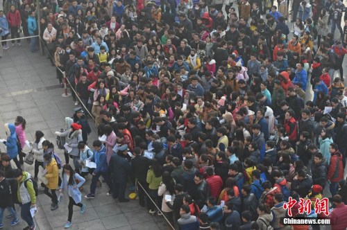 Candidates take the National Public Servant Exam in Taiyuan, Shanxi province, Nov. 29, 2015.