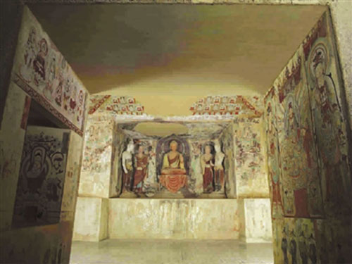 Replicas of Cave 220 in China's Mogao Grottoes are on exhibition at The Shanghai Himalayas Museum in Shanghai starting from November 29, 2015. (Photo/xinmin.cn)