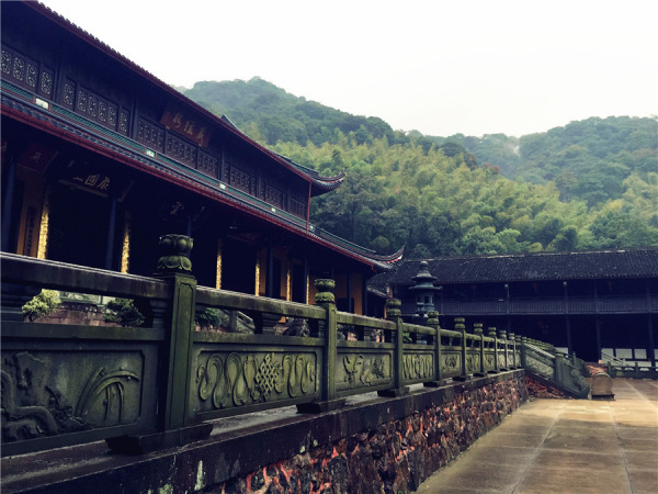 Temple in the Tiantong scenic spot. (Photo: chinadaily.com.cn/Ruan Fan)