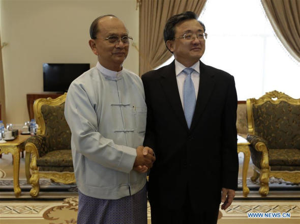 Liu Zhenmin (R), special envoy of Chinese government and China's vice foreign minister, meets with Myanmar President U Thein Sein in Nay Pyi Taw, Myanmar, on Dec. 4, 2015. (Xinhua/U Aung)
