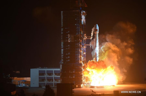 A Long March-3C rocket carrying the ChinaSat 1C satellite blasts off at the Xichang Satellite Launch Center in southwest China's Sichuan Province, Dec. 10, 2015. (Xinhua/Xue Yubin)