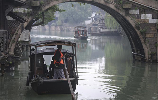 As the host of the Second World Internet Conference on Dec 16, Wuzhen town in Zhejiang province is in the spotlight. (Photo by Geng Feifei/China Daily)