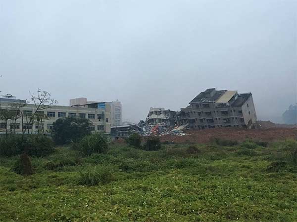 A landslide hit an industrial park in Shenzhen city in South China's Guangdong province Sunday morning, crushing several buildings. Photo by Chai Hua/chinadaily.com.cn