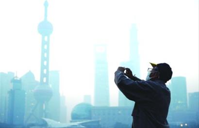 Shanghai pilots 'smog fees'