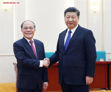 Chinese PresidentXi Jinping(R) meets with Vietnam's National Assembly (NA) chairman Nguyen Sinh Hung in Beijing, capital of China, Dec. 23, 2015. (Photo: Xinhua/Yao Dawei)