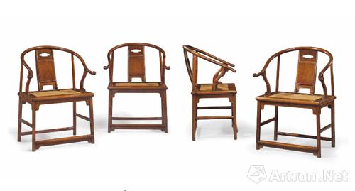 Ming Dynasty horseshoe-back chairs from the Robert Ellsworth collection, one of the most valuable collections of Asian art in the West. (Photo/Artron.net)