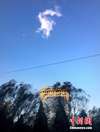 Blue sky in Beijing on Dec 2, 2015. (Photo/Chinanews.com) Blue sky in Beijing on Dec 2, 2015. (Photo/Chinanews.com)