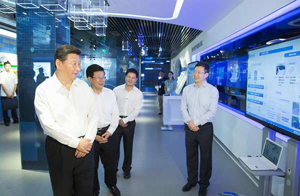 Xi visits Beijing•Guiyang Big Data Application and Exhibition Center in Guiyang, Southwest China's Guizhou province, June 17, 2015. (Photo/Xinhua) Xi visits Beijing•Guiyang Big Data Application and Exhibition Center in Guiyang, Southwest China's Guizhou province, June 17, 2015. (Photo/Xinhua)