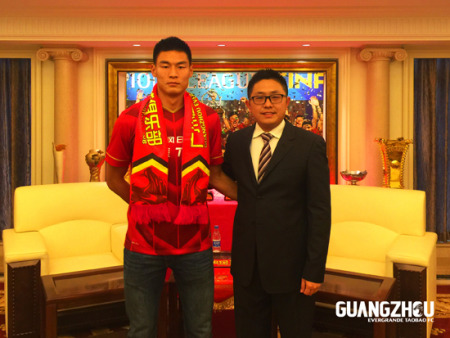 23-year-old Han Pengfei (L). (Photo/Guangzhou Evergrande)