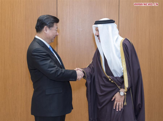 Chinese President Xi Jinping (L) meets with Gulf Cooperation Council (GCC) Secretary-General Abdul Latif Bin Rashid Al Zayani in Riyadh, Saudi Arabia, Jan. 19, 2016. Xi arrived here on Tuesday for a state visit to Saudi Arabia, the first stop of his three-nation tour of the Middle East. (Photo: Xinhua/Wang Ye)