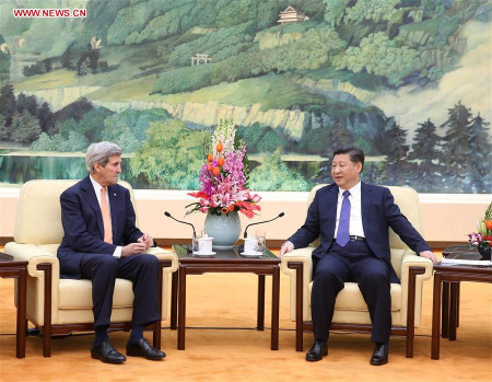 Chinese President Xi Jinping (R) meets with U.S. Secretary of State John Kerry in Beijing, capital of China, Jan. 27, 2016. (Photo: Xinhua/Pang Xinglei)