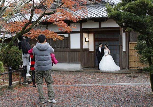 Relaxed visa policies for Chinese and other reasons have steered more Chinese traveling the world to Japan. ��Photo��China Daily/Liu Zhe)