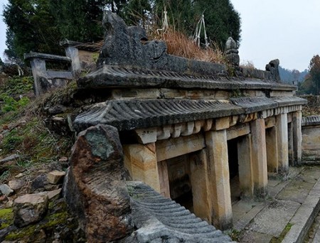 These ruins in the Tangya chieftain city are in Central China's Hubei province. (Photo/Xinhua)