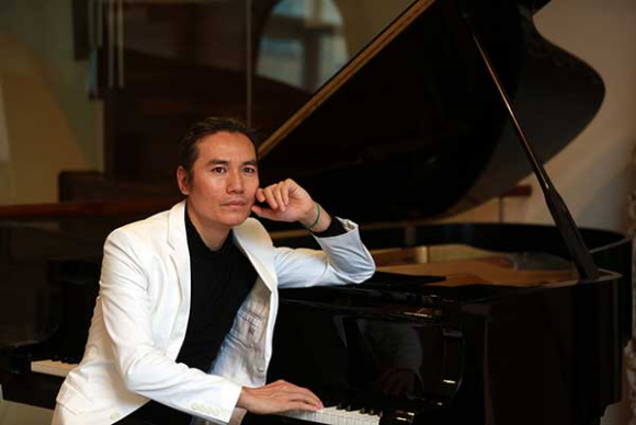 Luo Ning, a Chinese jazz pianist who recently performed with South African musicians at the opening ceremony of the Chinese Cultural Festival in Cape Town. (Photo provided to China Daily��