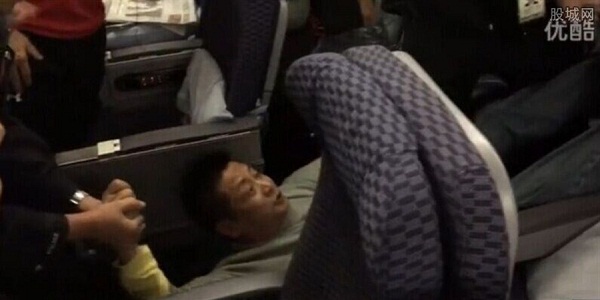 A Chinese passenger on an international-bound flight was arrested for creating a scene and assaulting police officers at Shanghai Pudong International Airport last December (File photo)