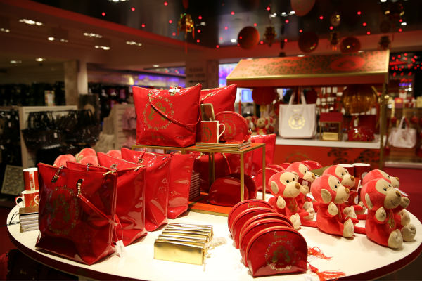 Items designed for Chinese New Year on display in Harrods Department Store in London, UK, Feb 2, 2016. (Photo: chinadaily.com.cn/Liu Jing)