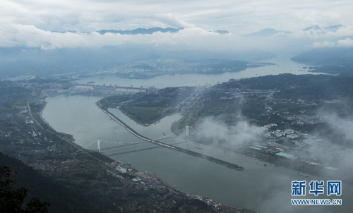 Photo taken on Oct. 7 shows the Three Gorges Dam after it started to hold back water since Sept. 10. (Photo: Xinhua/Zheng Jiayu)