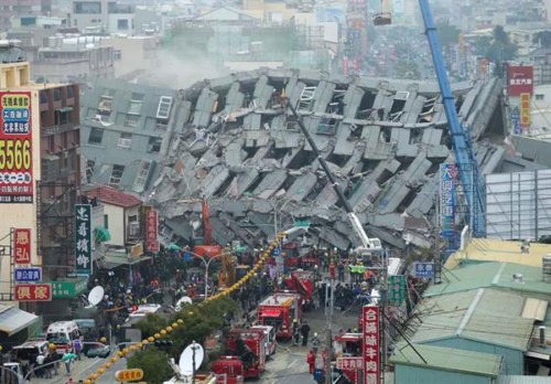 A view of collapsed buildings in Tainan city following a 6.7-magnitude earthquake February 6, 2016. (Photo provided to China Daily)