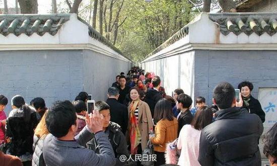 Visitors flocked to the Liuchi Lane during the Spring Festival. (Photo/Weibo)