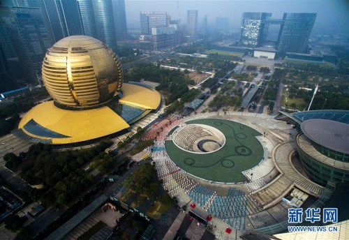Photo taken on Oct. 22, 2015 shows a bird's-eye view of Hangzhou, east China's Zhejiang Province. (Xinhua photo)