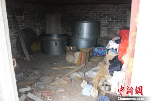 Ecstasy, ketamine, methamphetamine and nimetazepam were seized by police at the production site. (Photo/Zhang Bilin)