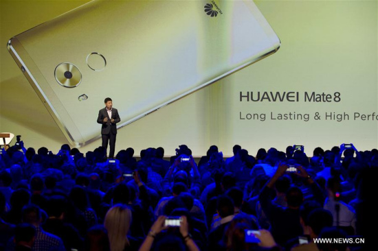 Photo taken on Feb. 21 shows the Huawei press conference held on the eve of the official start of the Mobile World Congress (MWC) in Barcelona, Spain. (Photo: Xinhua/Lino De Vallier)