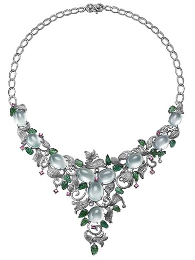 Aster Ma's collections are influenced by nature, drawing inspiration from flowers and animals. (Photo provided to China Daily