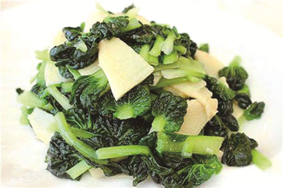 Green vegetables fried with bamboo shoots
