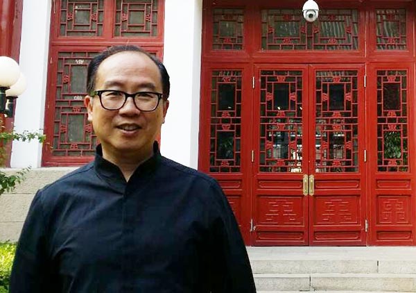 Mak Po-tai, a collector of antiques for more than two decades. (Photo provided to China Daily)