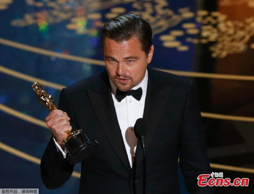 Leonardo DiCaprio accepts the Oscar for Best Actor for the movie The Revenant at the 88th Academy Awards in Hollywood, California February 28, 2016. (Photo/Agencies)