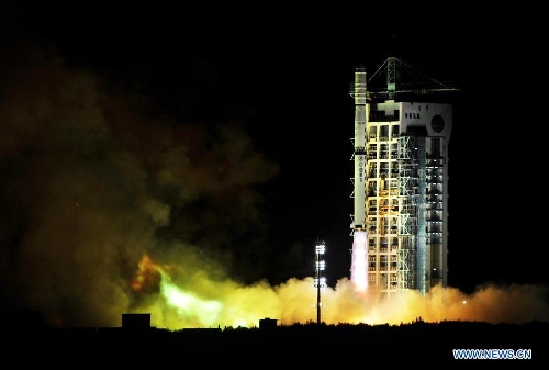 A Long March-4C carrier rocket carrying the Yaogan XVII remote-sensing satellite blasts off from the launch pad at the Jiuquan Satellite Launch Center in Jiuquan, northwest China's Gansu Province, Sept. 2, 2013. (Photo/Xinhua)